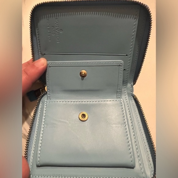 Louis Vuitton Vernis Zippy Coin/Wallet - Picture 9 of 10